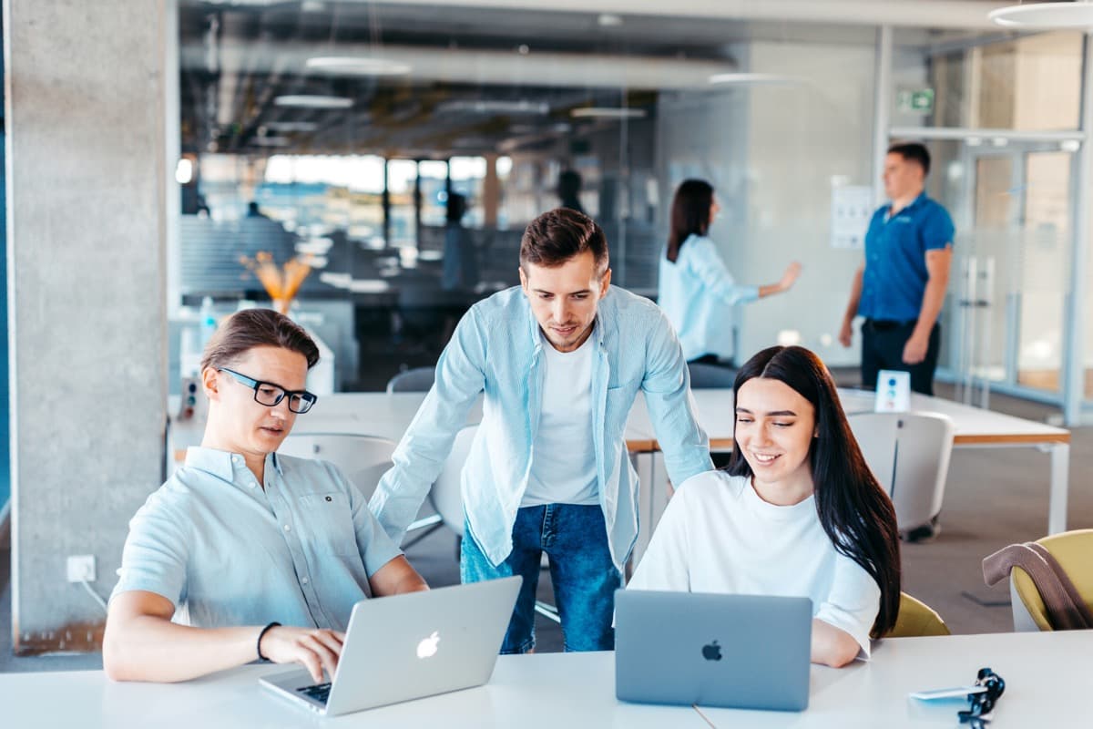 Collega's van Elite Staffing aan het werk